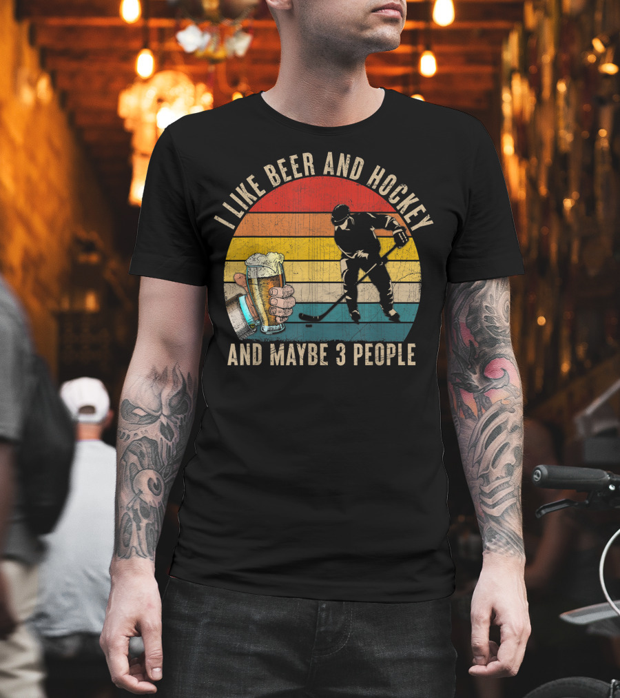 I Like Beer And Hockey And Maybe 3 People Vintage Retro T-Shirt