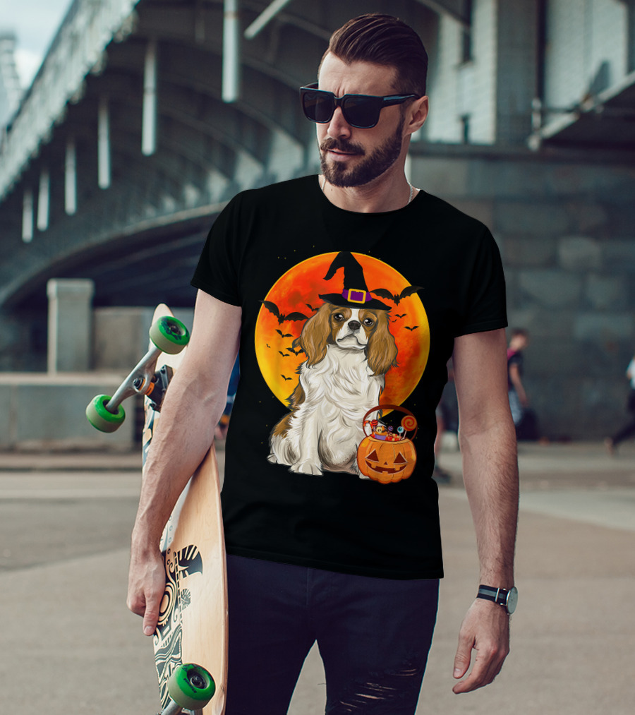 Halloween Cavalier Charles Spaniel With Pumpkin And Bats T-Shirt