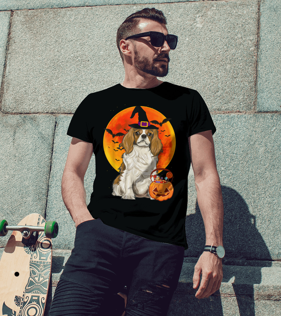Halloween Cavalier Charles Spaniel With Pumpkin And Bats T-Shirt