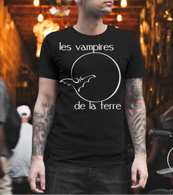 Les Vampires De La Terre Moonlit Bat T-Shirt Les Vampires De La Terre Moonlit Bat T-Shirt
