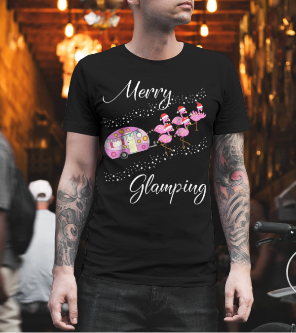 Merry Glamping Christmas with Santa Hat Flamingos and Camper T-Shirt Merry Glamping Christmas with Santa Hat Flamingos and Camper T-Shirt