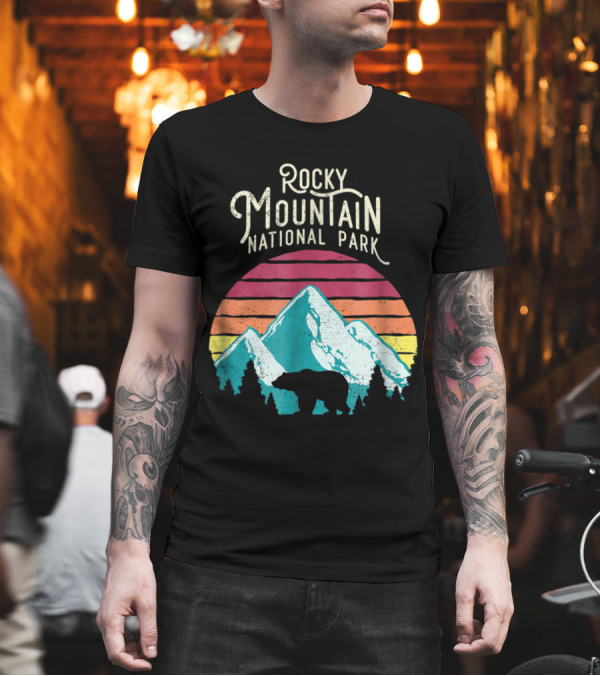 Retro Rocky Mountain National Park Bear Silhouette with Sunset Stripes T-Shirt Retro Rocky Mountain National Park Bear Silhouette with Sunset Stripes T-Shirt