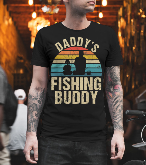 Daddy's Fishing Buddy Retro Sunset Vintage Bo T-Shirt Daddy's Fishing Buddy Retro Sunset Vintage Bo T-Shirt