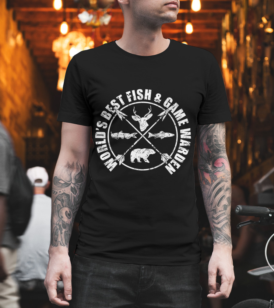 World's Best Fish And Game Warden With Deer Fish Bear Arrows Circle T-Shirt