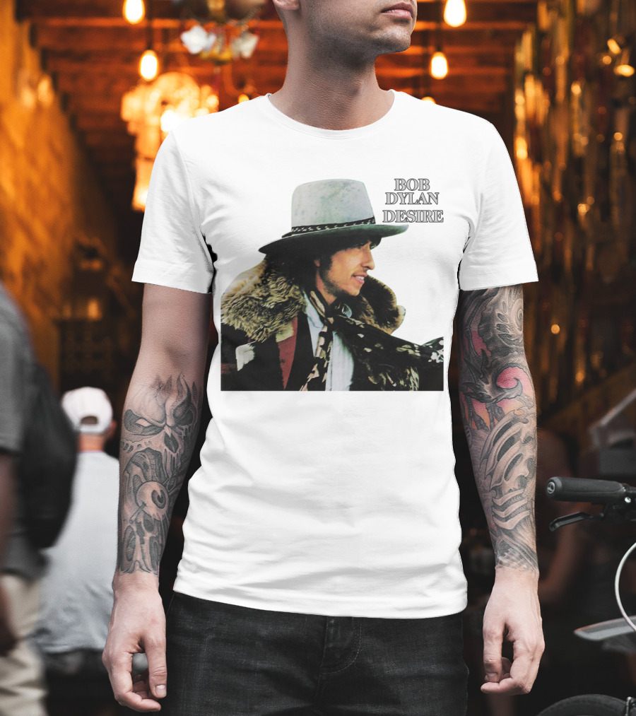Bob Dylan Desire Album Cover With Fur Coat And Hat T-Shirt