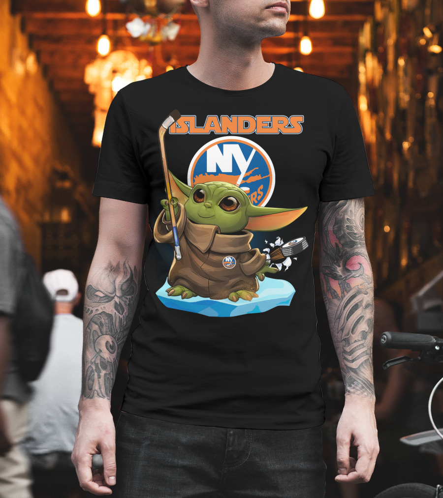 Islanders Ny Baby Yoda Holding Hockey Stick And Puck T-Shirt