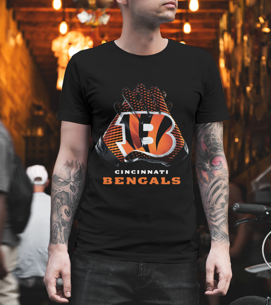 Cincinnati Bengals Nfl Team Gloves T-Shirt