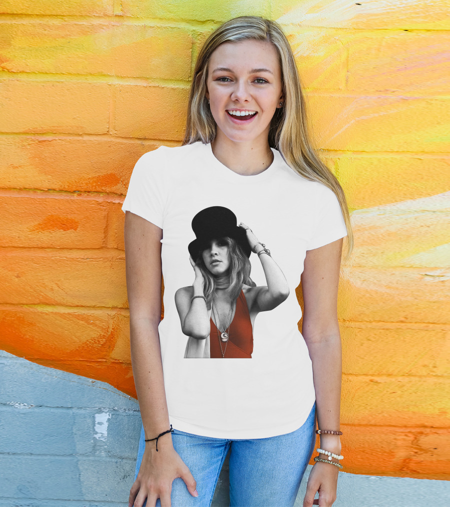 Vintage Style Woman With Hat And Jewelry T-Shirt