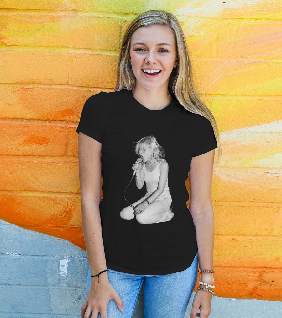 Blondie Lead Singer Onstage Kneeling Performance T-Shirt