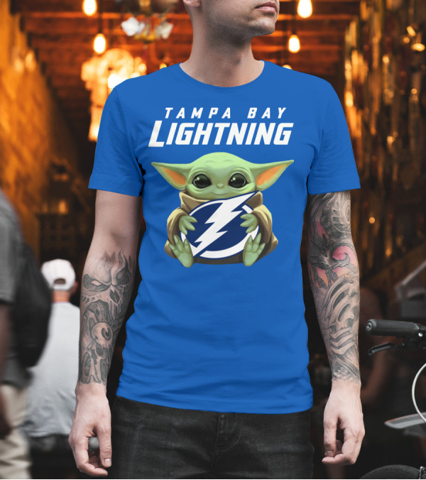 Tampa Bay Lightning Baby Yoda Holding T-Shirt Tampa Bay Lightning Baby Yoda Holding T-Shirt