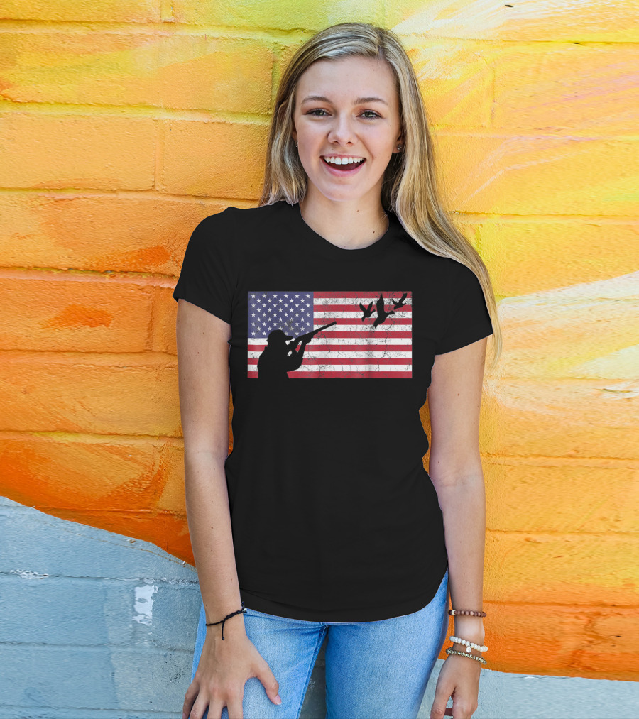 American Flag Goose Hunter Dad Silhouette With Flying Geese T-Shirt