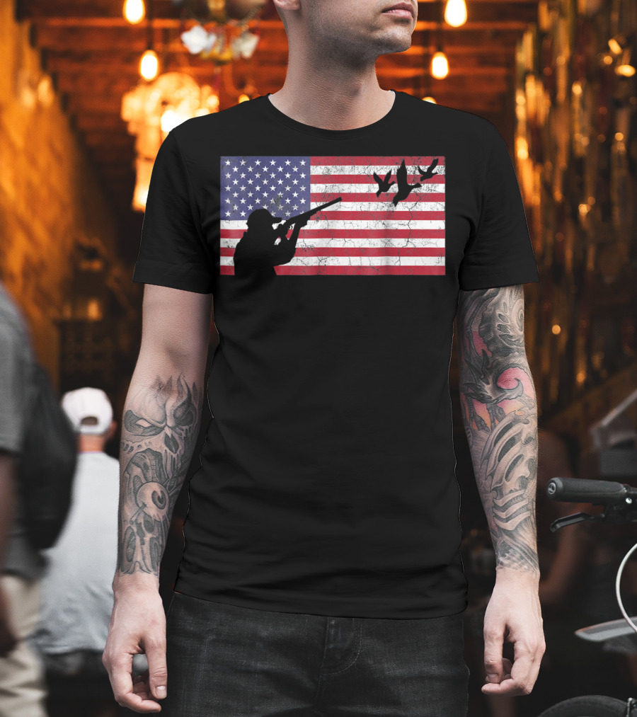 American Flag Goose Hunter Dad Silhouette With Flying Geese T-Shirt