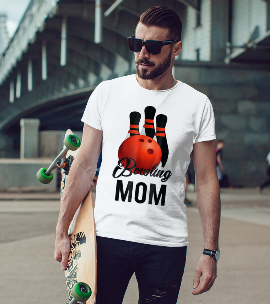 Bowling Mom Mother Mummy Birthday Bowling Pins And Ball T-Shirt