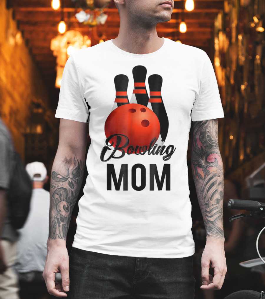 Bowling Mom Mother Mummy Birthday Bowling Pins and Ball T-Shirt