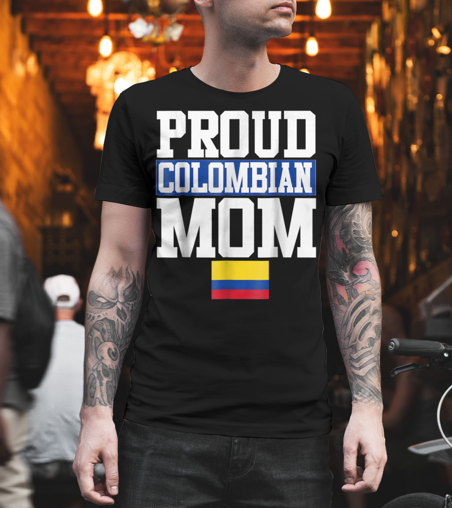 Proud Colombian Mom with Flag T-Shirt