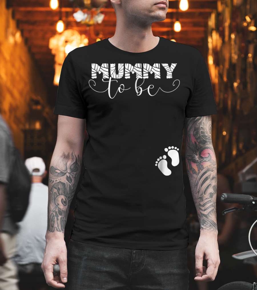 Mummy to Be Halloween Pregnancy Baby Footprints T-Shirt