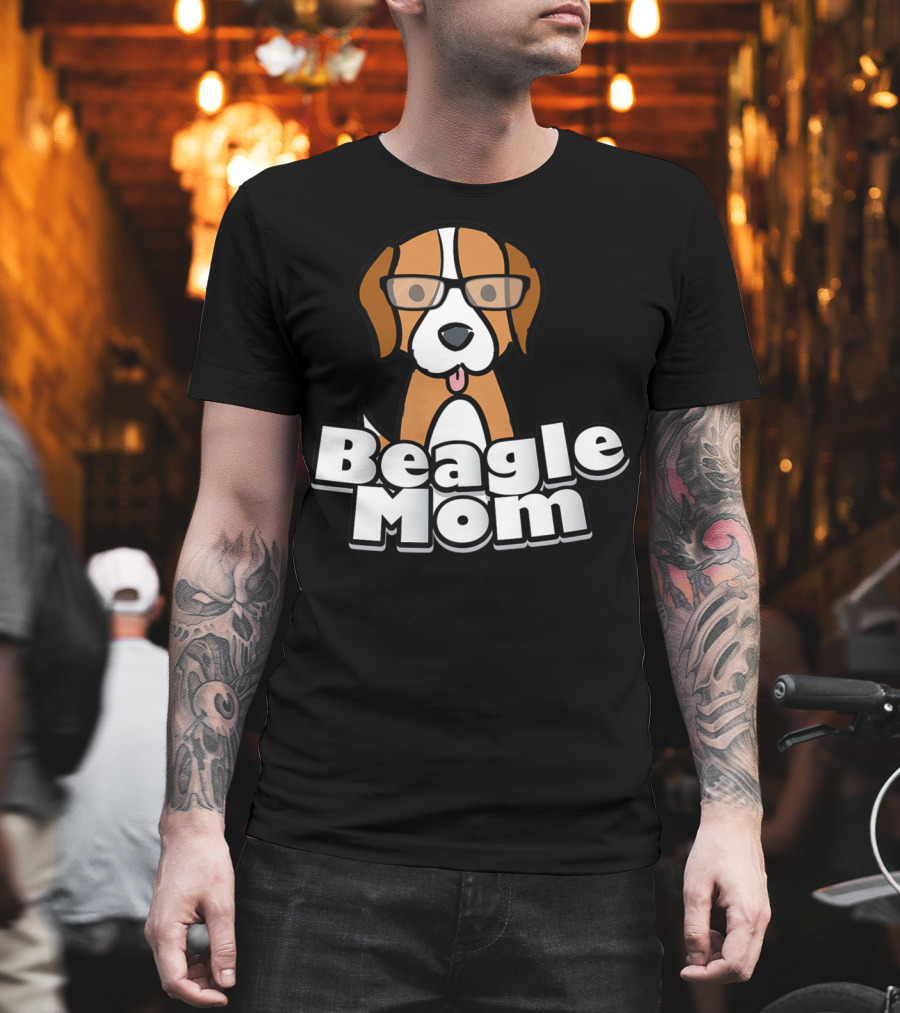 Beagle Mom Cute Dog with Glasses T-Shirt