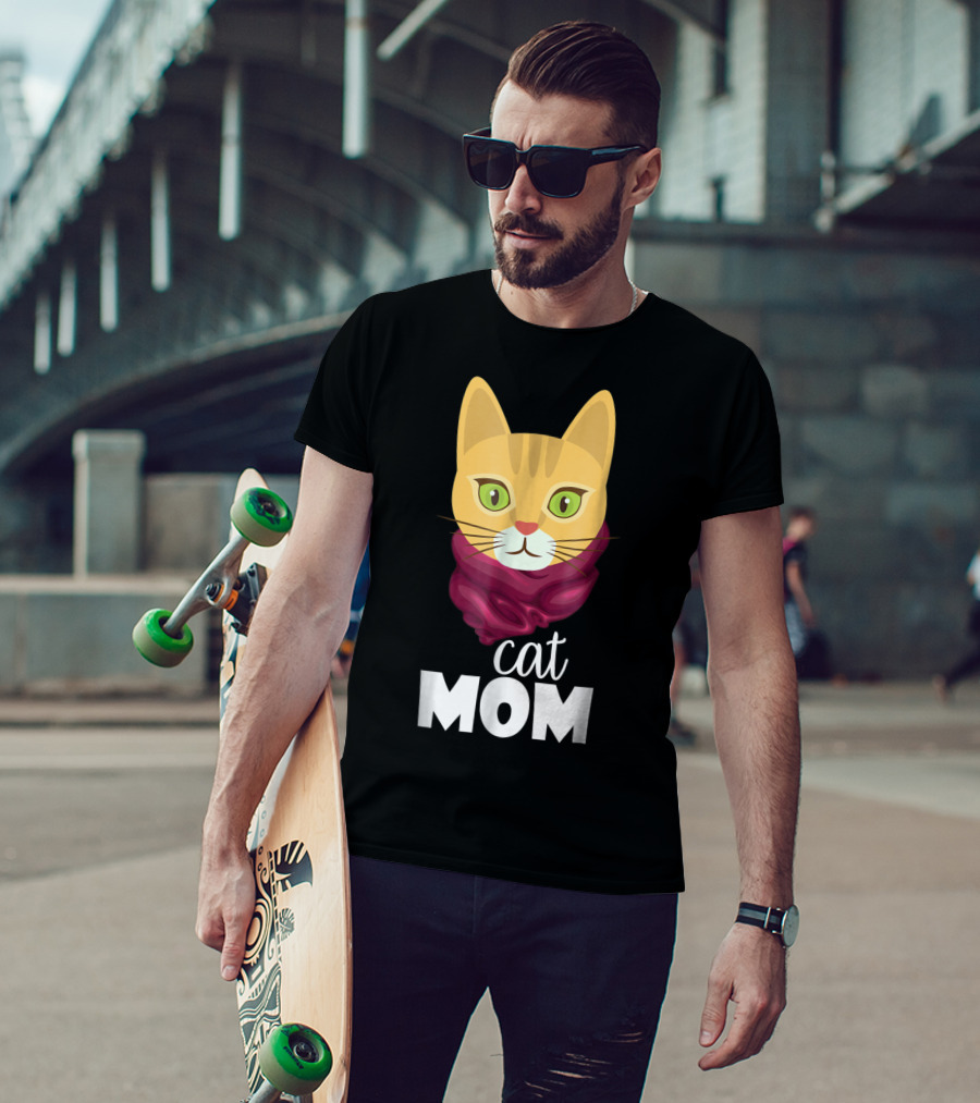 Cat Mom Funny For The Perfect Cat Mom In Your Family T-Shirt