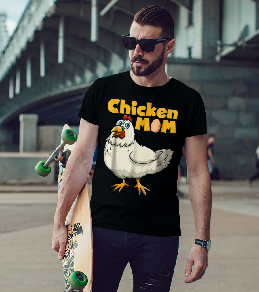 Chicken Mom Cute Cartoon Hen With Egg Lettering T-Shirt