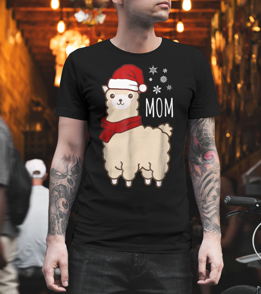 Christmas Mom Llama Cria Herd Xmas Mother Santa Hat Snowflakes T-Shirt