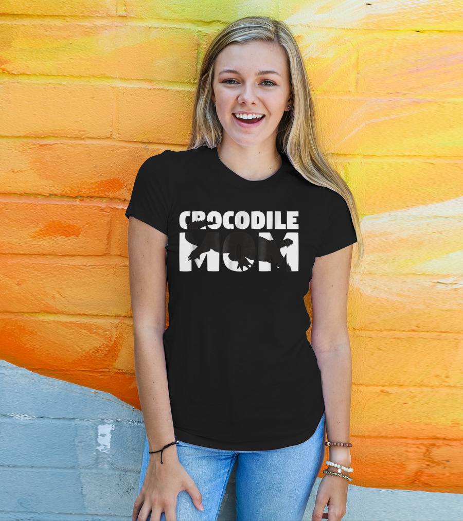 Crocodile Mom Crocodile Lover Animal For Mother T-Shirt
