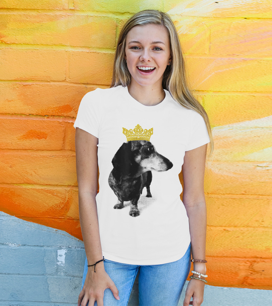 Cute Dachshund Princess With Golden Crown T-Shirt