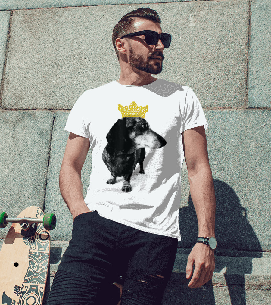 Cute Dachshund Princess With Golden Crown T-Shirt