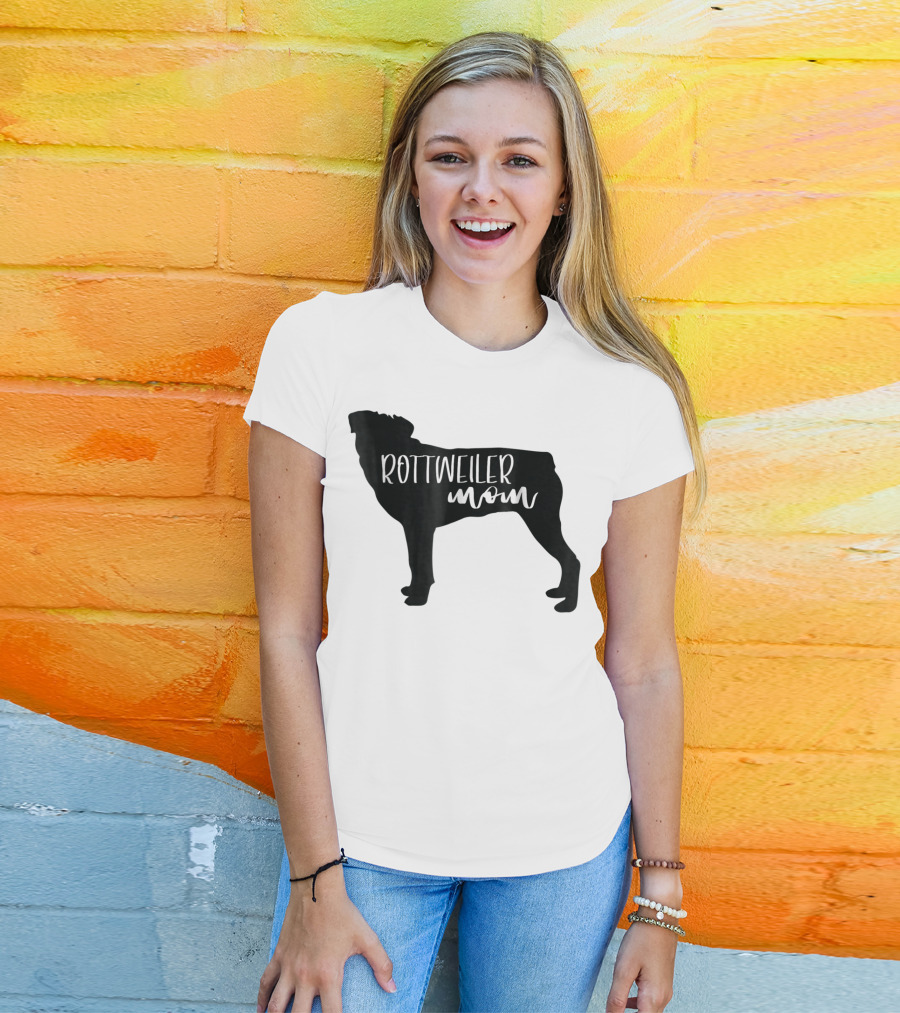 Rottweiler Mom T-Shirt