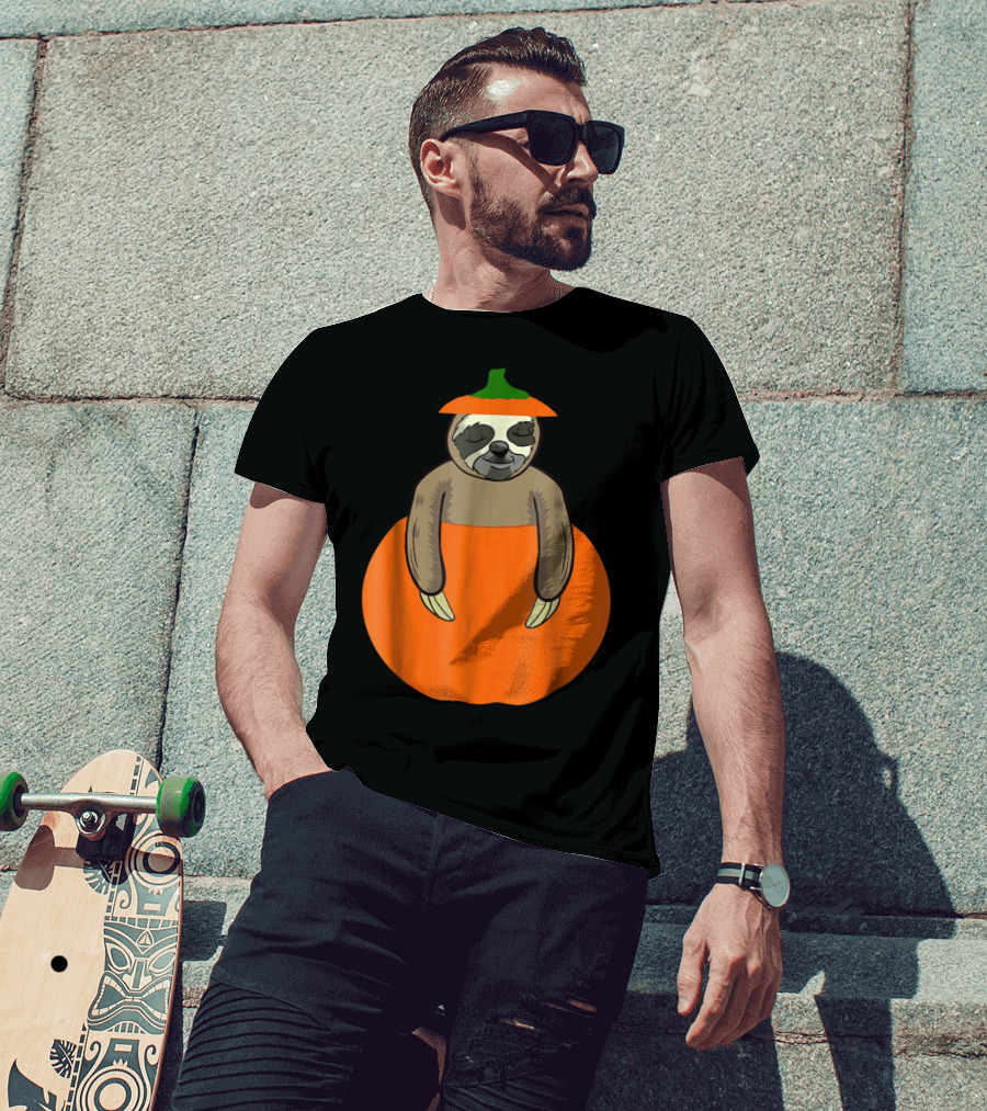 Cute Sloth Pumpkin Halloween Costume For Teacher Mom And Dad T-Shirt