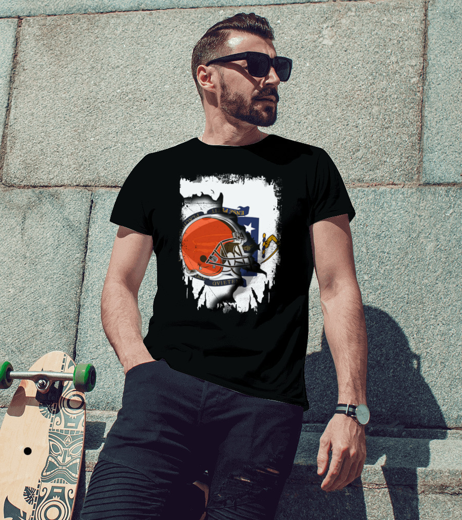 Massachusetts Unites With Cleveland Browns Helmet And State Flag T-Shirt