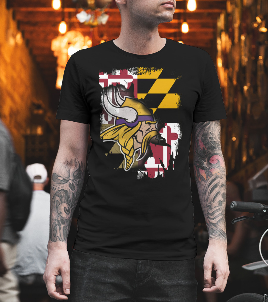 Vikings Helmet Art with Maryland Flag Background T-Shirt