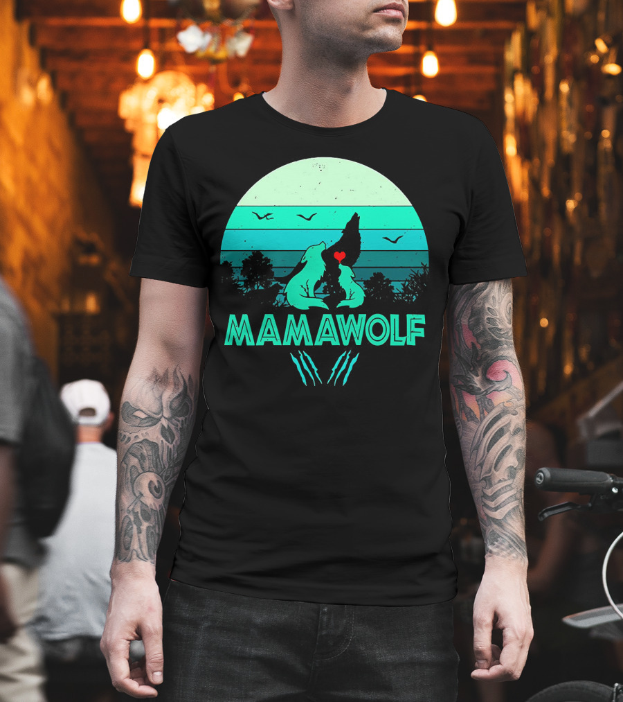 MAMAWOLF Babies Mom Vintage Wolf Heart Moon T-Shirt