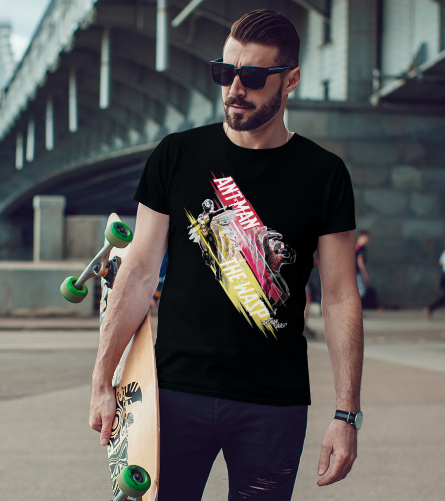 Ant-Man And The Wasp Marvel Official Artwork Dynamic Motion T-Shirt