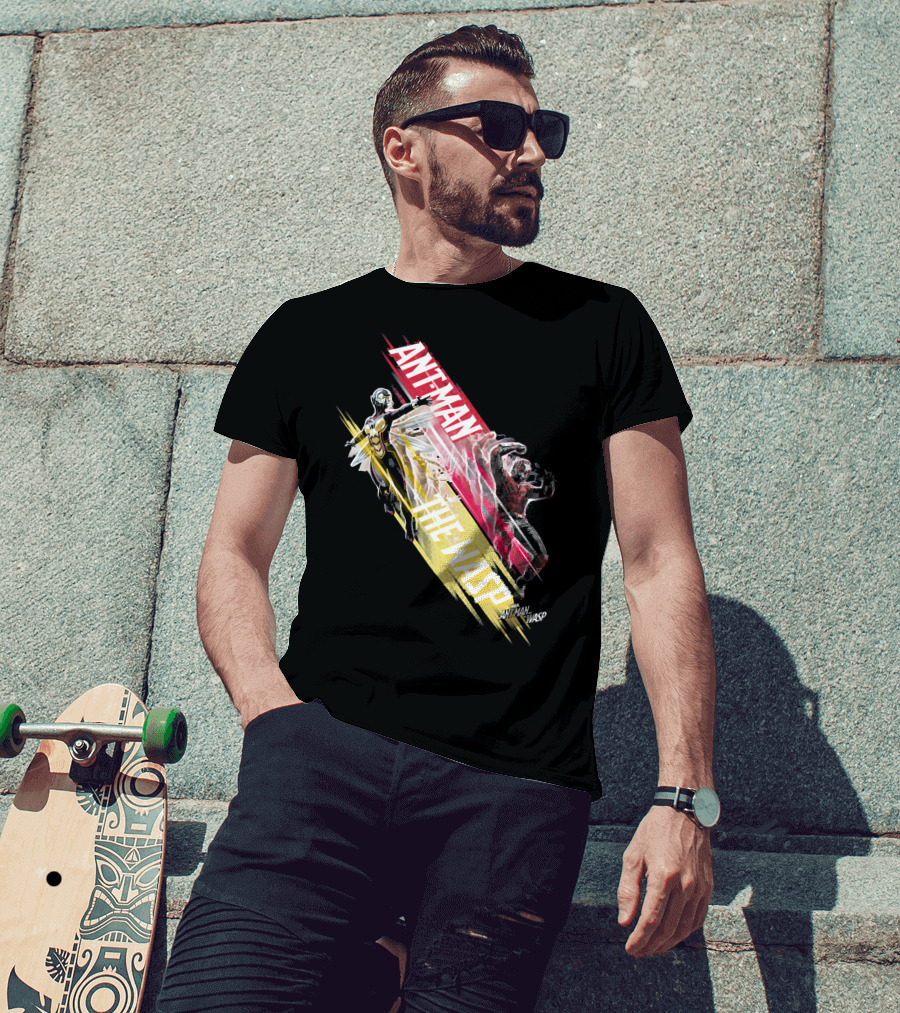 Ant-Man And The Wasp Marvel Official Artwork Dynamic Motion T-Shirt