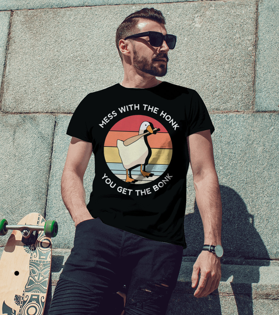 Mess With The Honk You Get The Bonk Goose Retro Vintage Goose With Bat T-Shirt