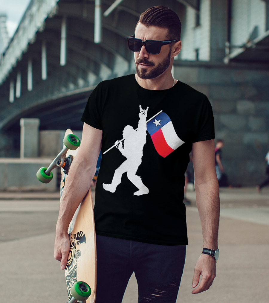 Bigfoot Holding Texas Flag Rock And Roll Salute T-Shirt