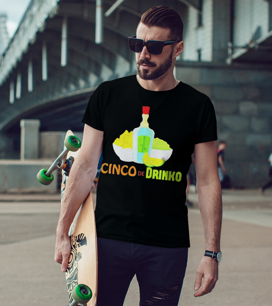 Cinco De Drinko Cinco De Mayo Wine Lemon Cocktail Bottle Lime Chips T-Shirt
