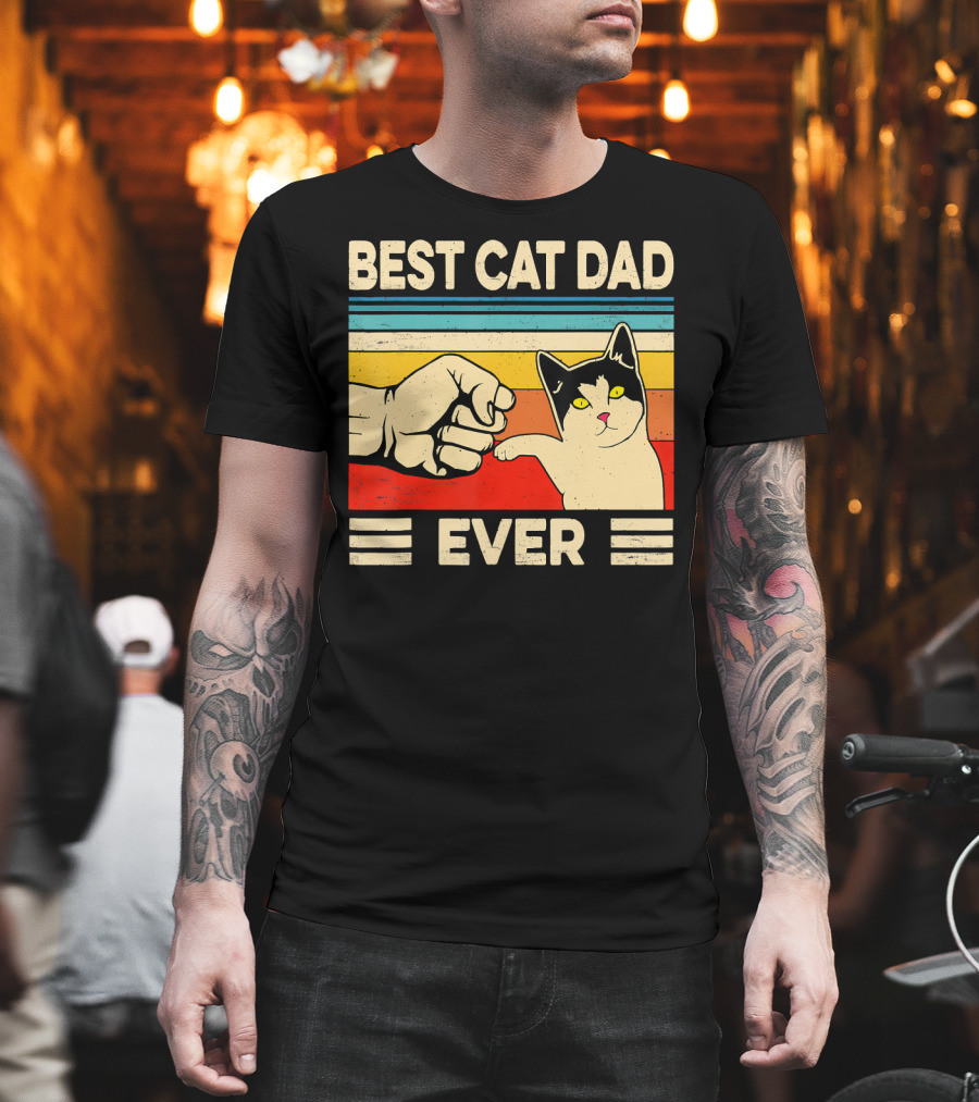 Best Cat Dad Ever Fist Bump Retro Cat T-Shirt