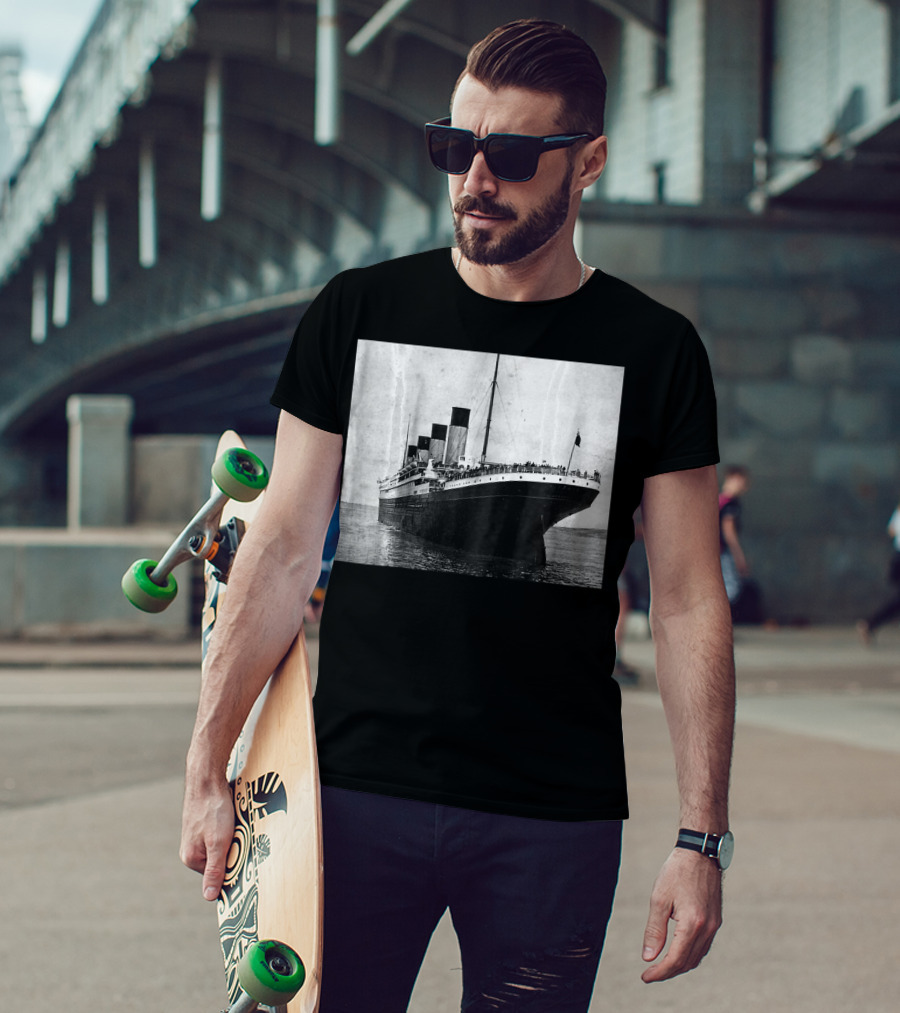 Kids The Titanic Setting Sail Iconic Ocean Liner Image T-Shirt