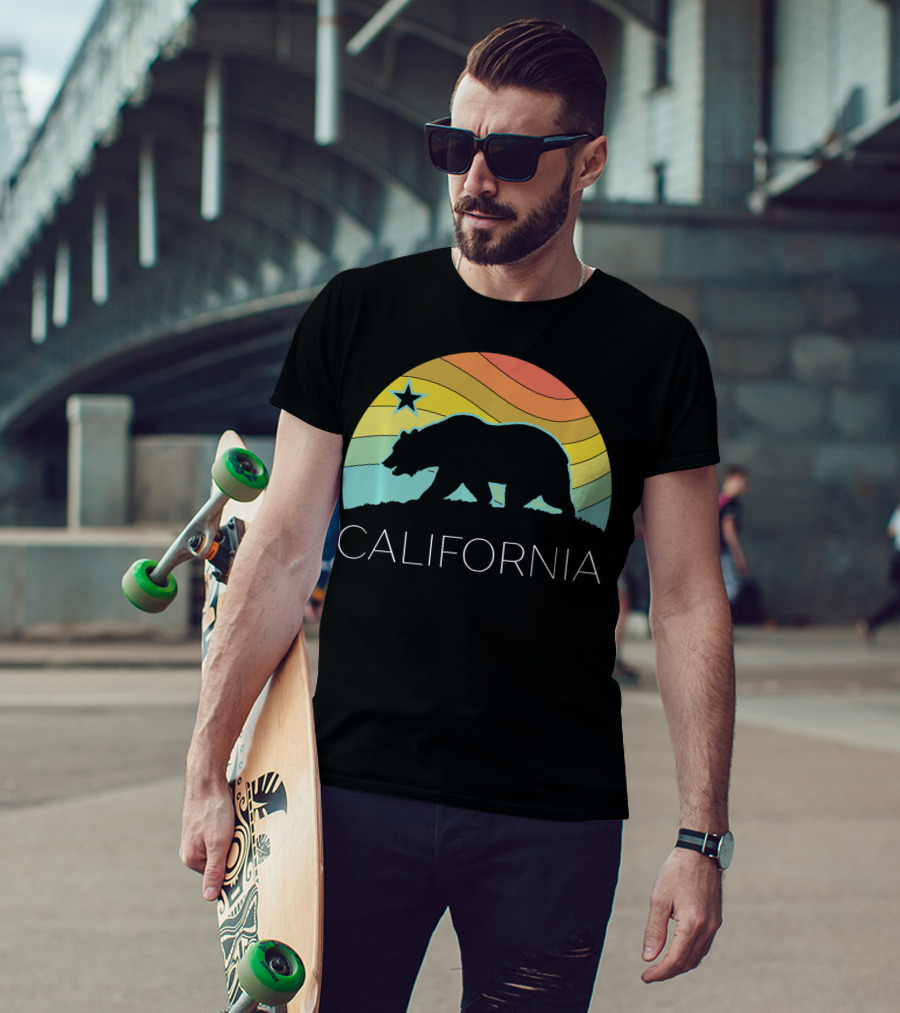 Retro California Bear Vintage Beach Cali Pride Surf 70s 80s Star Rainbow T-Shirt