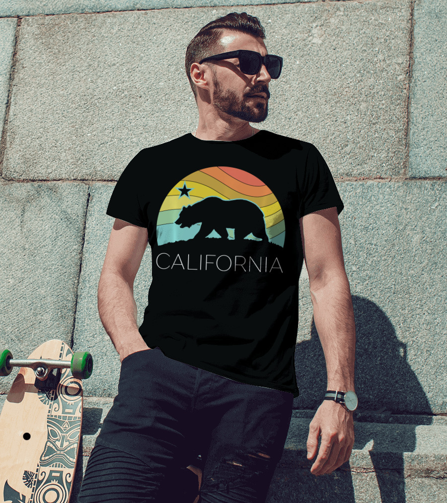 Retro California Bear Vintage Beach Cali Pride Surf 70s 80s Star Rainbow T-Shirt
