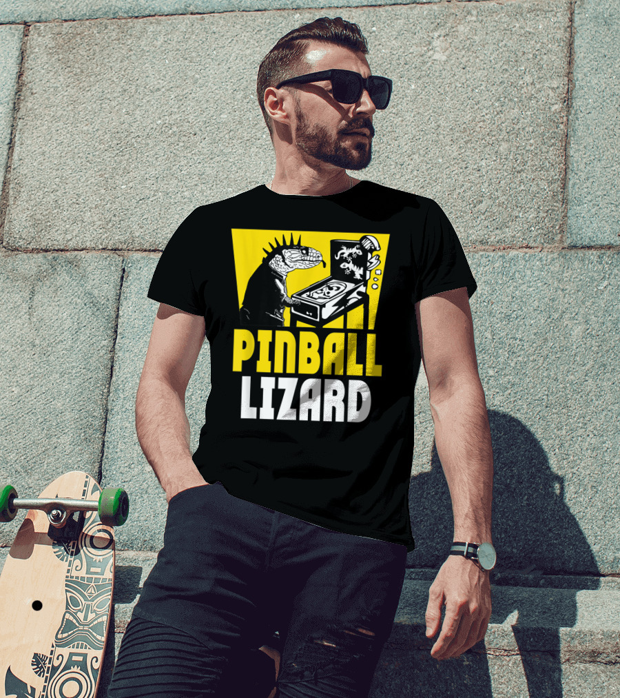 Pinball Lizard Arcade Punk Iguana Playing Pinball Machine T-Shirt