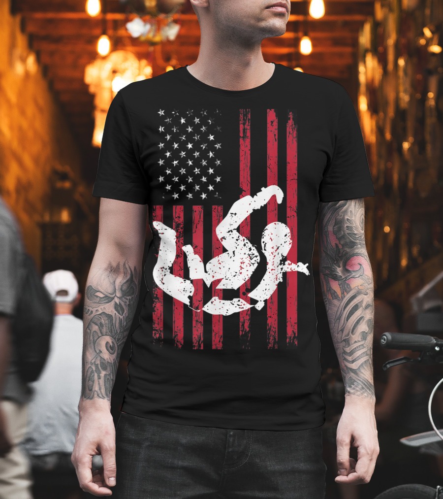 Vintage USA Flag Skydiver Parachuting T-Shirt
