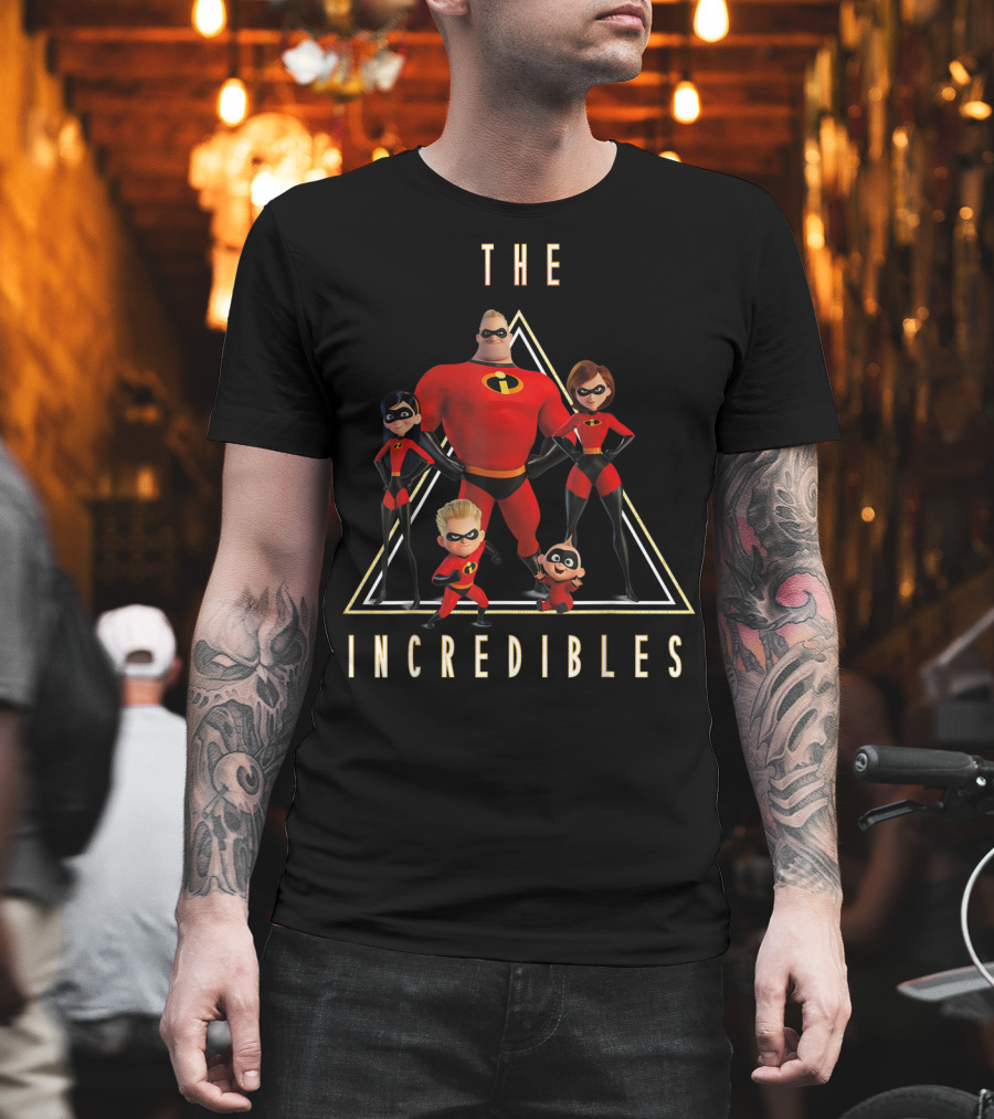 The Incredibles Classic Family Shot With Iconic Superhero Poses T-Shirt