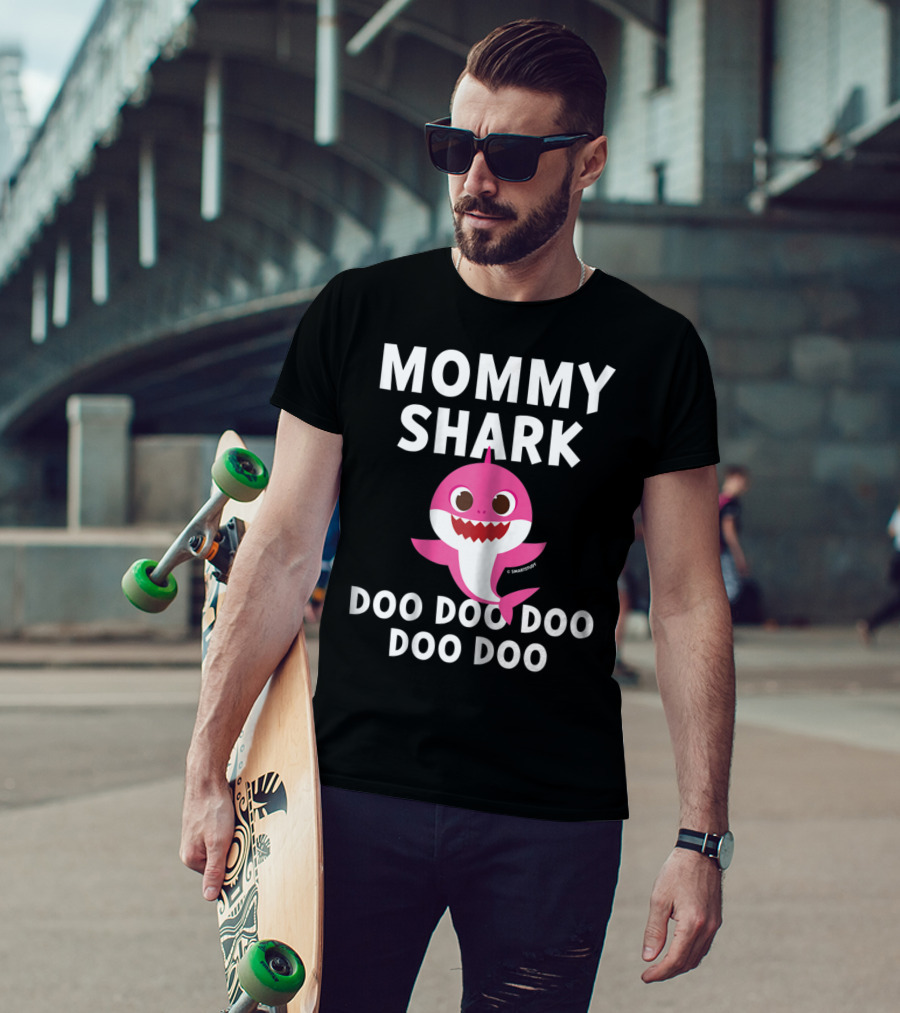 Pinkfong Mommy Shark Doo Doo Doo Doo T-Shirt