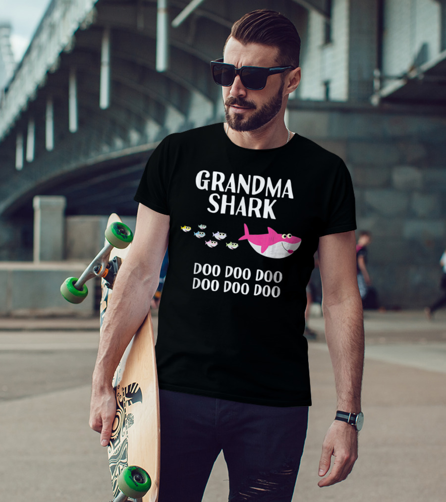 Grandma Shark Doo Doo Doo Family Matching T-Shirt