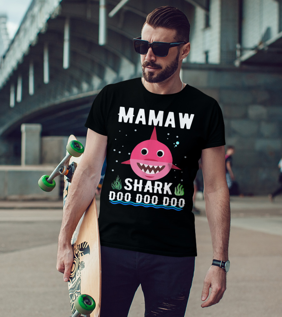 Mamaw Shark Doo Doo Doo Family Pink Shark Illustration Bubbles Waves Seaweed T-Shirt