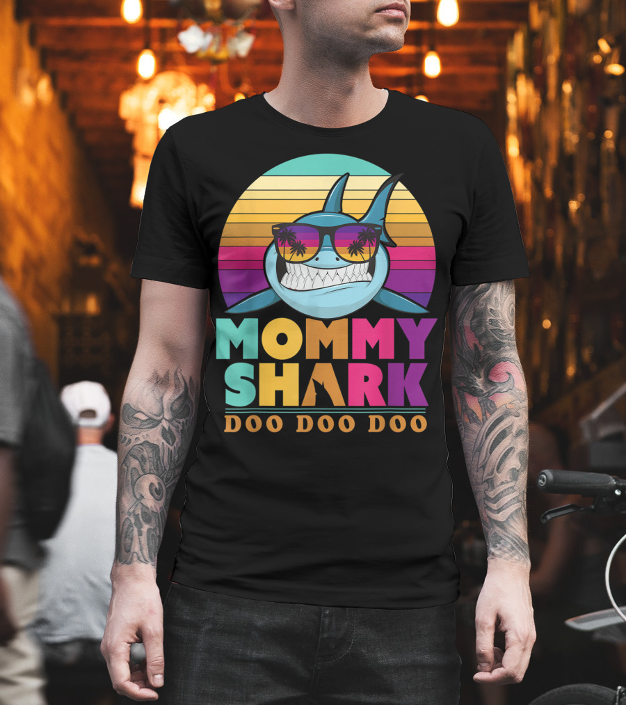 Mommy Shark Doo Doo Doo Retro Sunset with Sunglasses T-Shirt