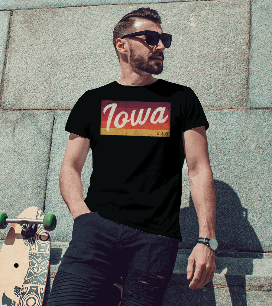 Iowa USA Vintage Classic Retro Stripes T-Shirt