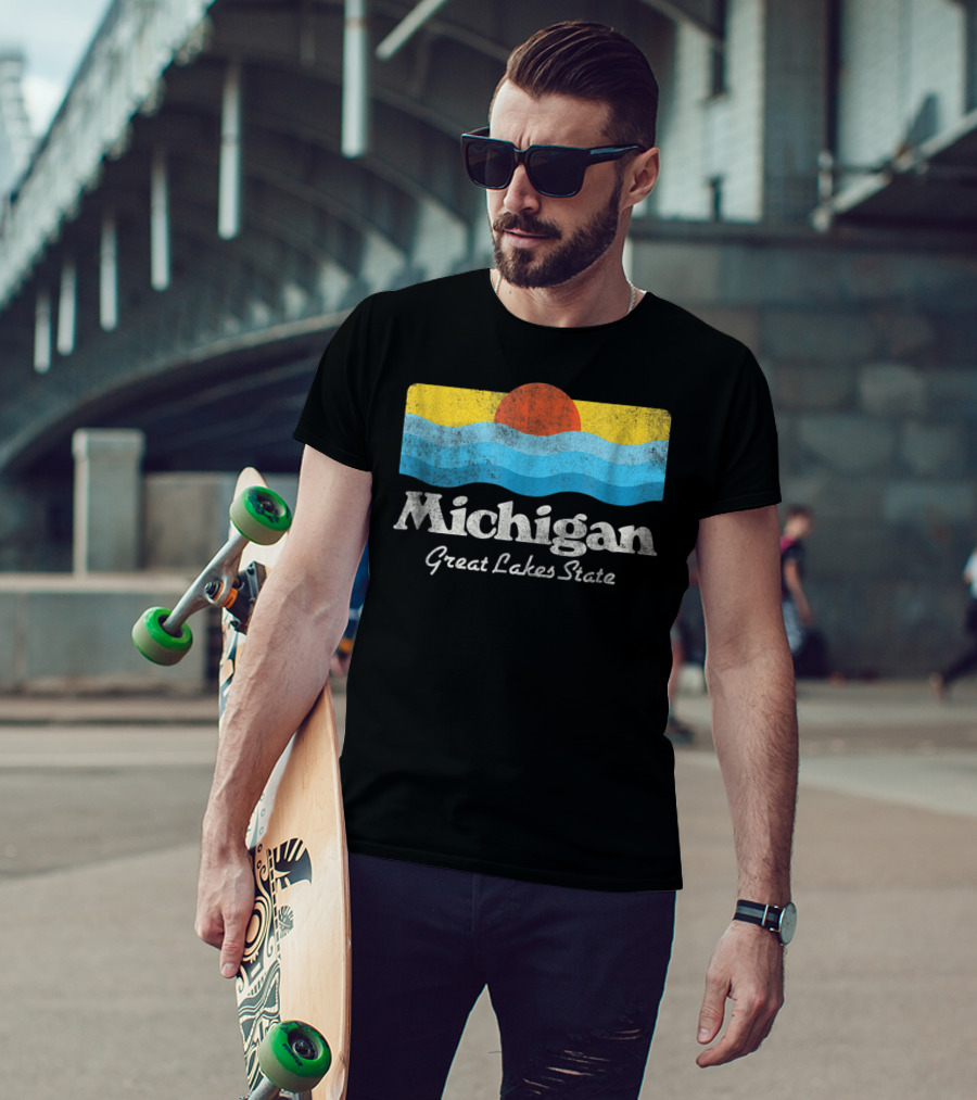 Michigan Great Lakes State Retro Sun And Waves T-Shirt